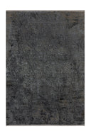 Koyu gri modern desenlere sahip Agartha AG005 salon halısı, ferah bir yaşam alanında serili