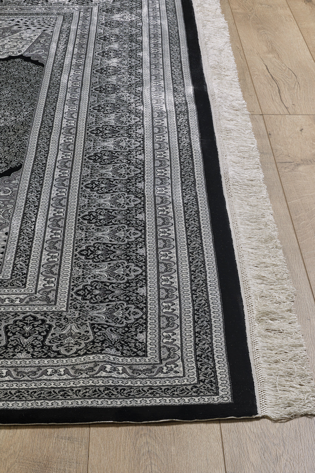 Istanbul Medaillonteppich aus Seide – Obsidian – 1166D 